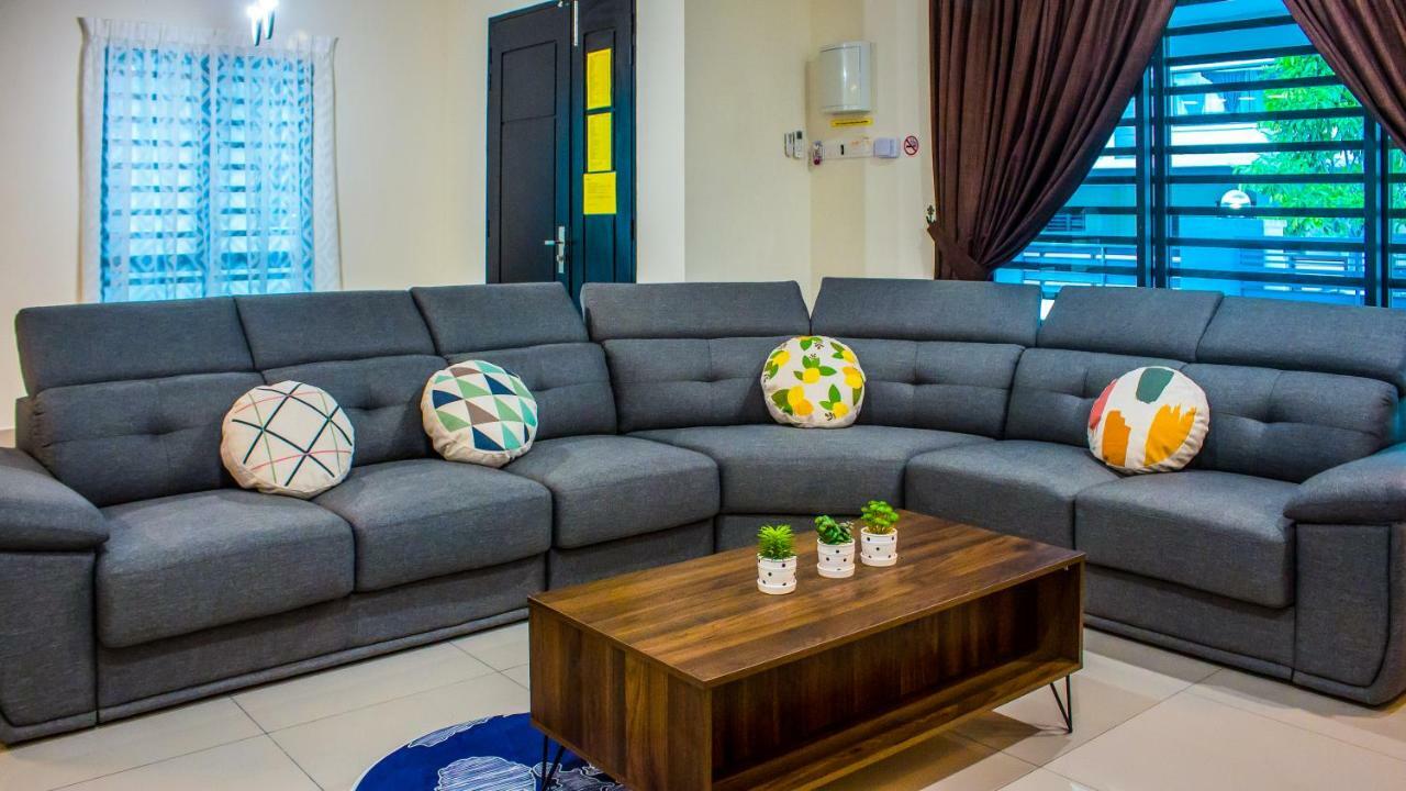 Tropical Livings Meru Ipoh Homestay By Grab A Stay エクステリア 写真