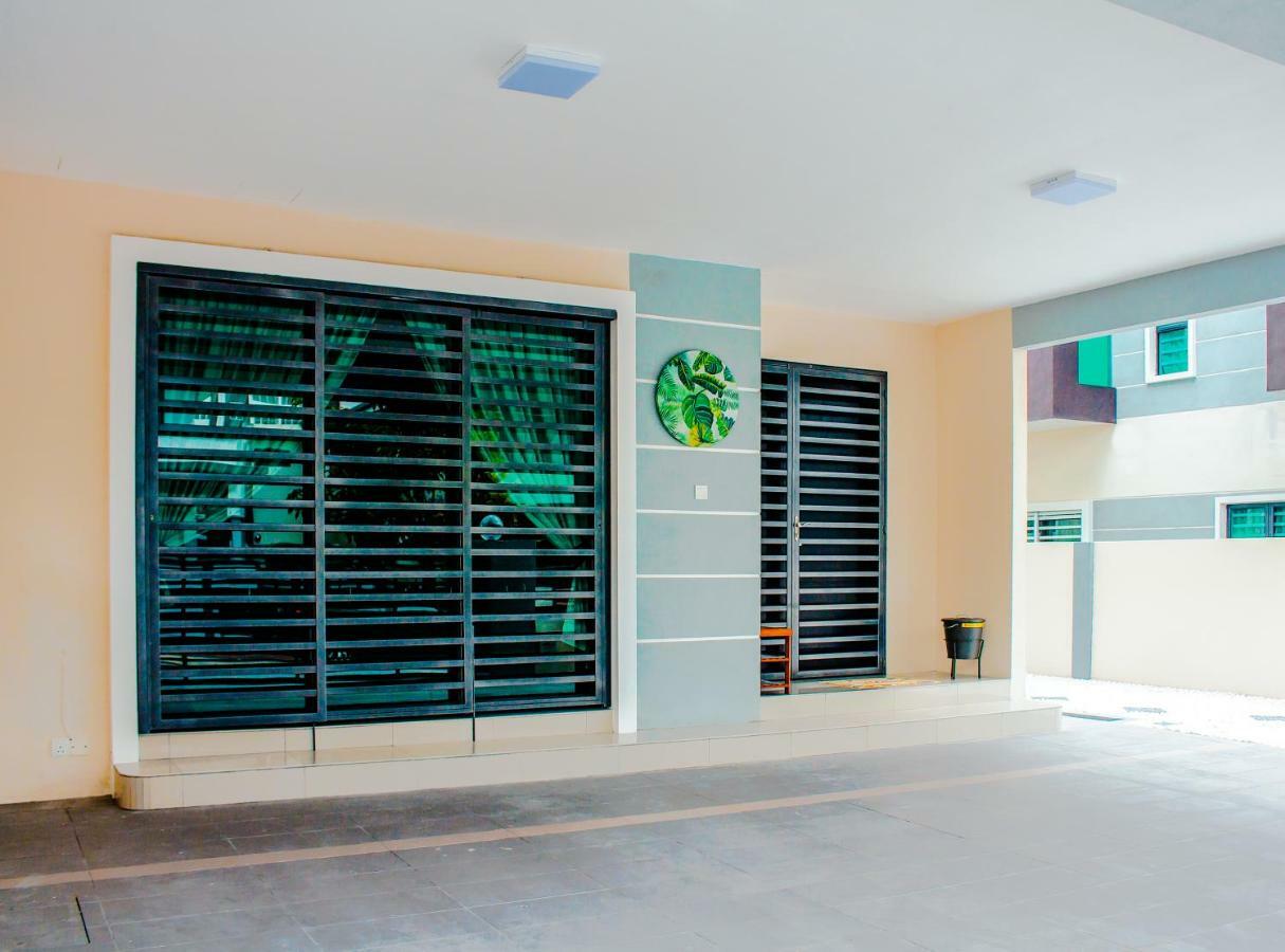 Tropical Livings Meru Ipoh Homestay By Grab A Stay エクステリア 写真